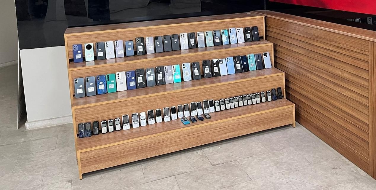 Şanlıurfa’da gümrük kaçağı cep telefonu operasyonu: 3 gözaltı