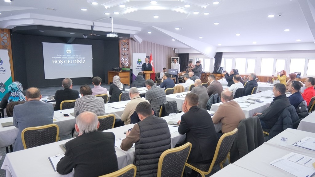 İneg&ouml;l Belediyesi 2025&rsquo;i değerlendirdi, 2026 hedeflerini masaya yatırdı
