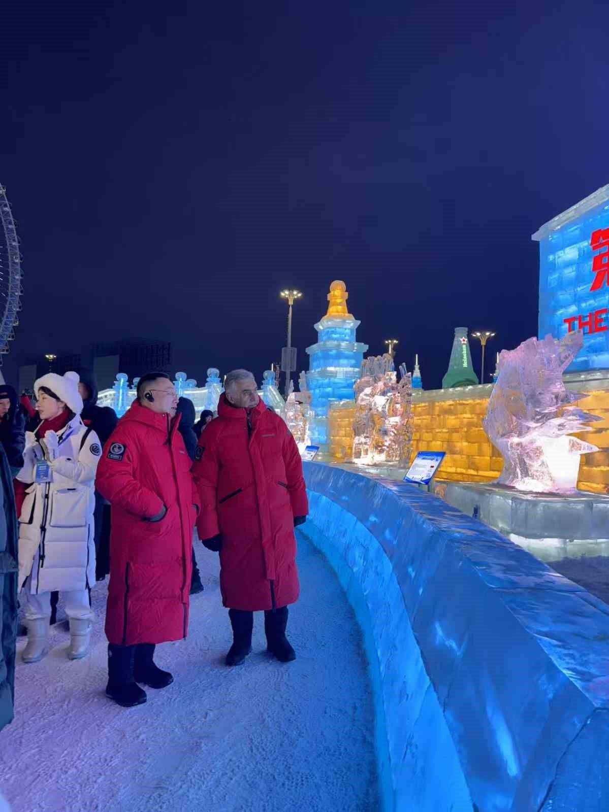 Aynalı &Ccedil;in&rsquo;de Paland&ouml;ken ve kış turizmini anlattı
