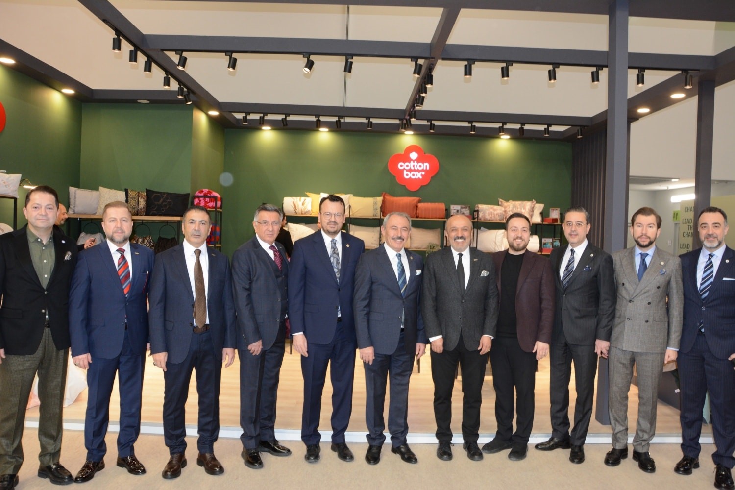 DSO Başkanı Kasapoğlu; "D&uuml;nyanın en &ouml;nemli tekstil &uuml;reticilerinden birisiyiz"
