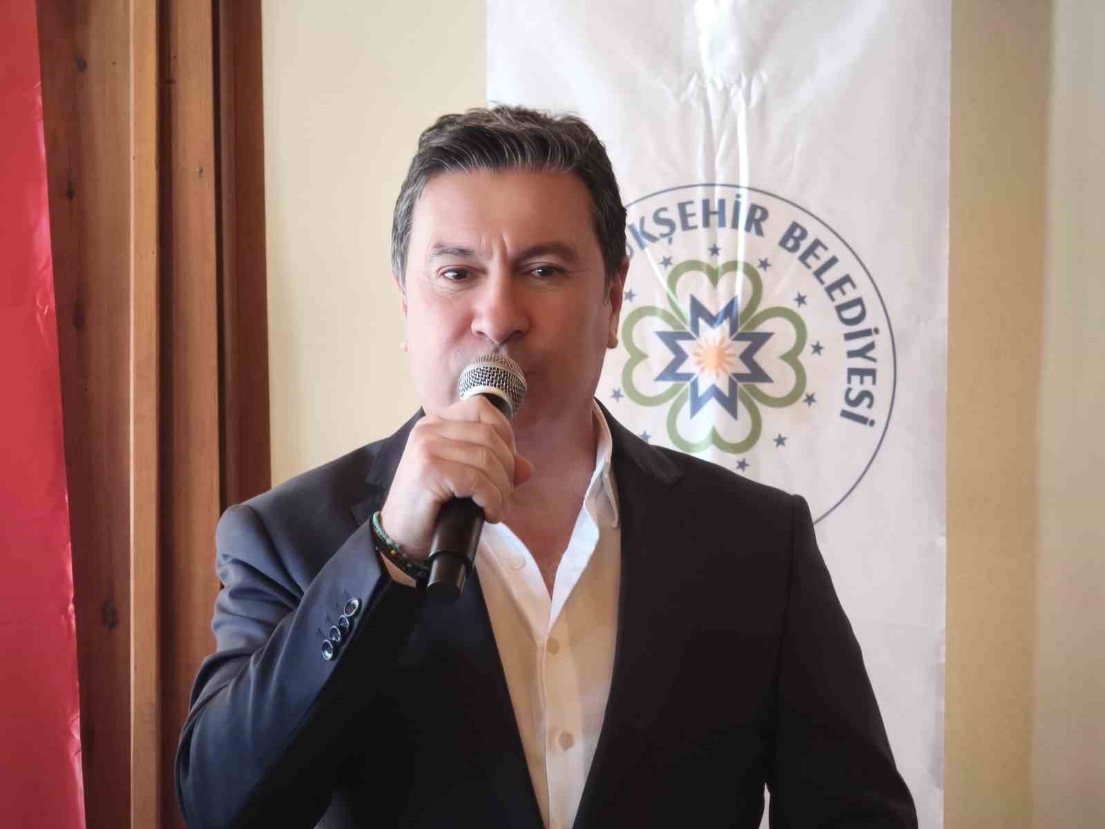 Başkan Aras: "Sizlerin eleştirileri bizim yol g&ouml;stericimiz"
