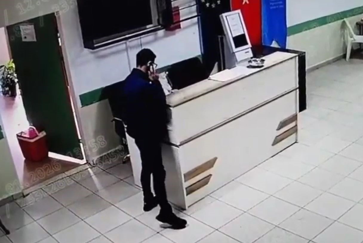 Büyükçekmece’de cep telefonu hırsızı kamerada