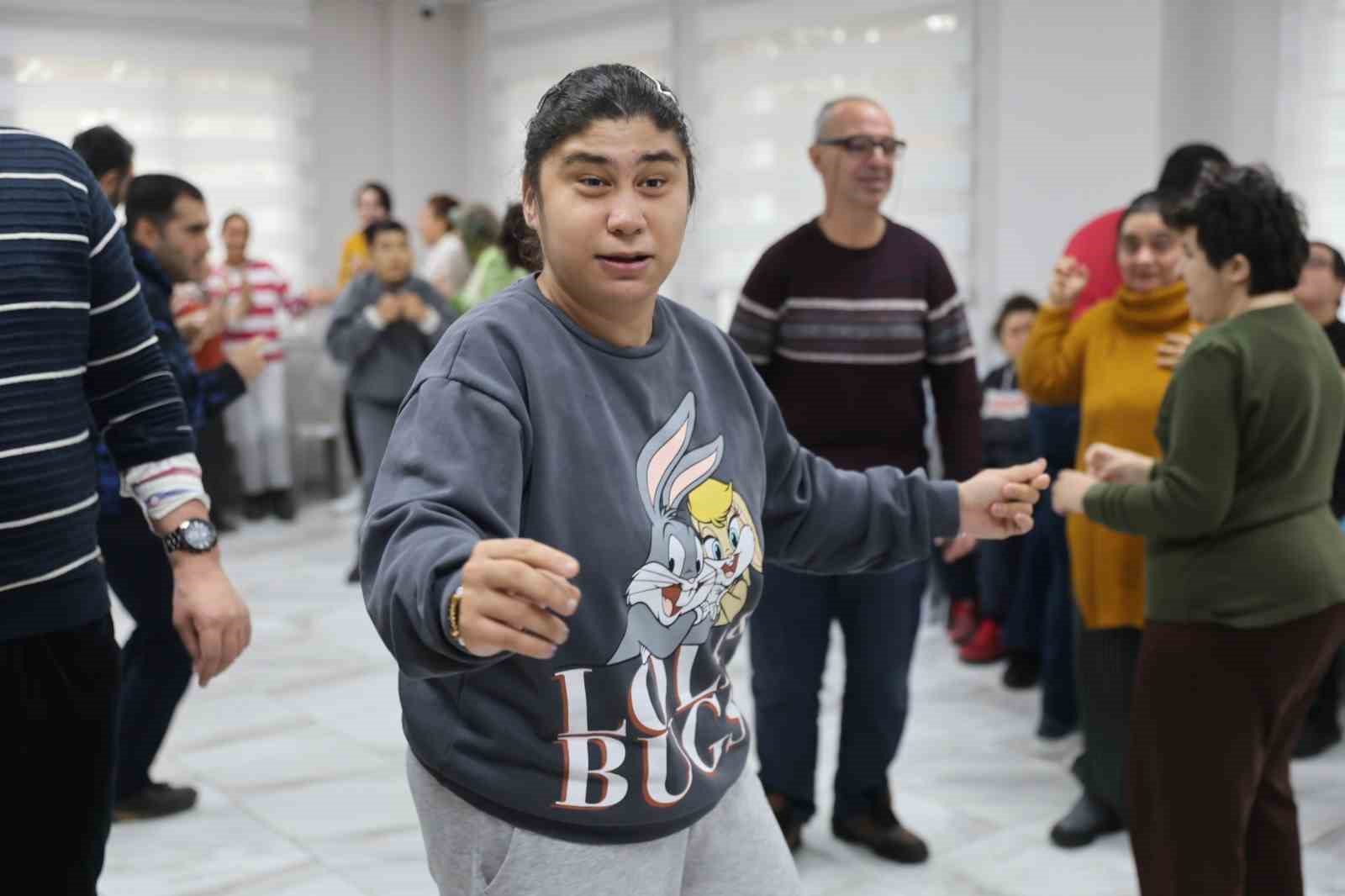 &Ouml;zel bireyler m&uuml;zik dolu gecede doyasıya eğlendi
