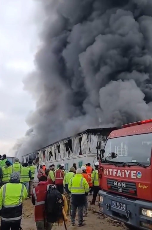 Şehir hastanesi yangınıyla ilgili yeni g&ouml;r&uuml;nt&uuml;ler ortaya &ccedil;ıktı
