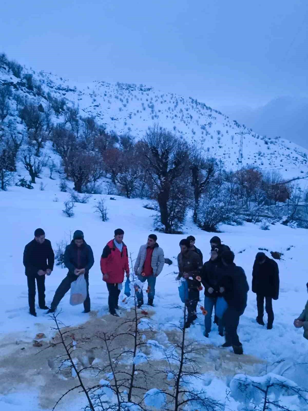 Arıcak&rsquo;ta yaban hayvanları unutulmadı
