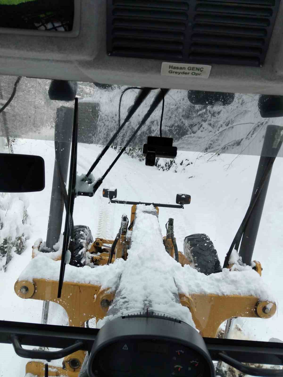 Rize&rsquo;de 59 k&ouml;y yoluna kar engeli
