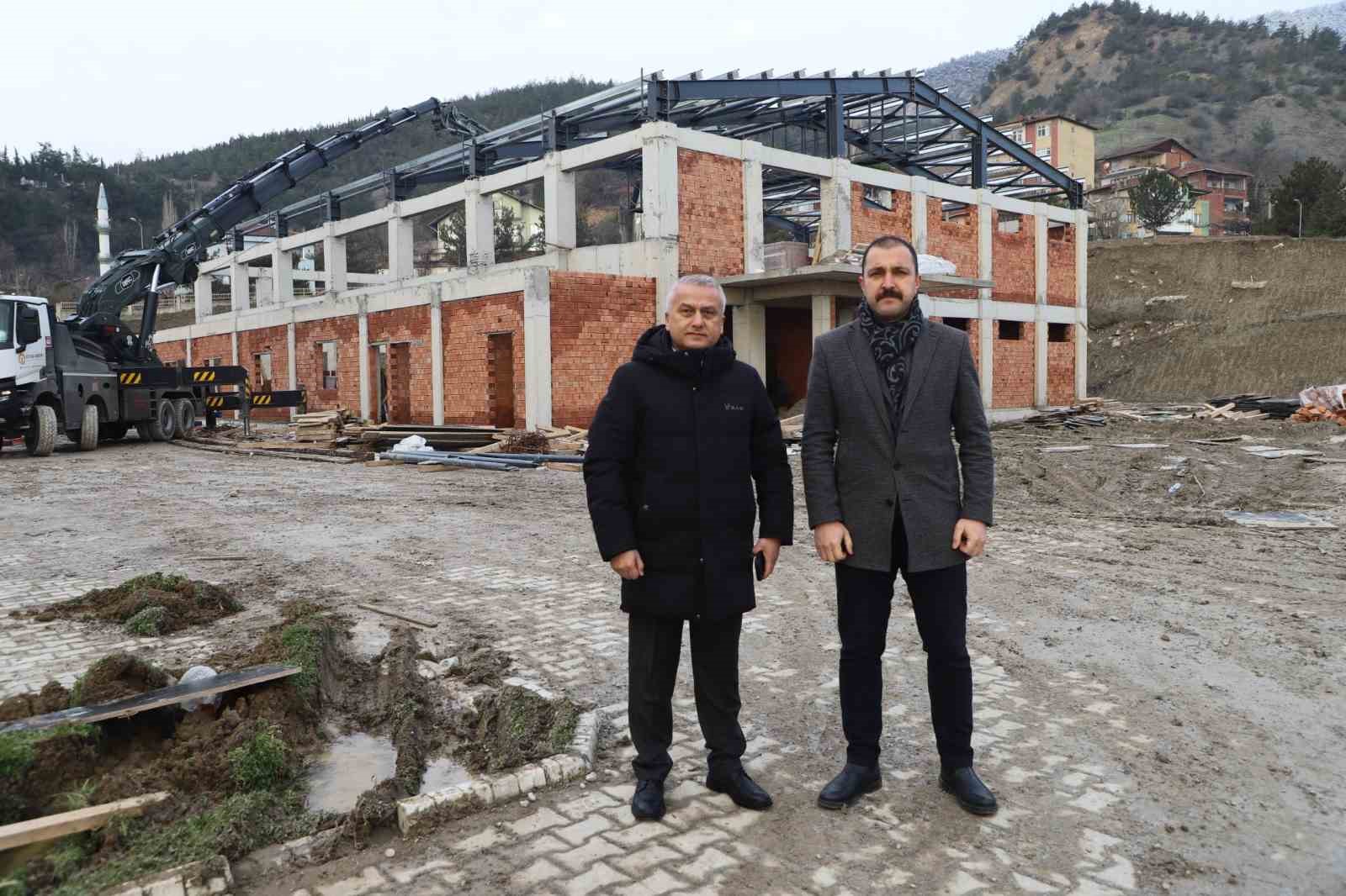 Cimnastik salonu inşaatı t&uuml;m hızıyla s&uuml;r&uuml;yor
