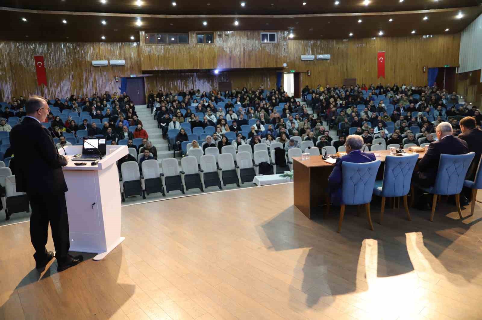 Rektör Prof. Dr. Göktaş, akademik personelle bir araya geldi