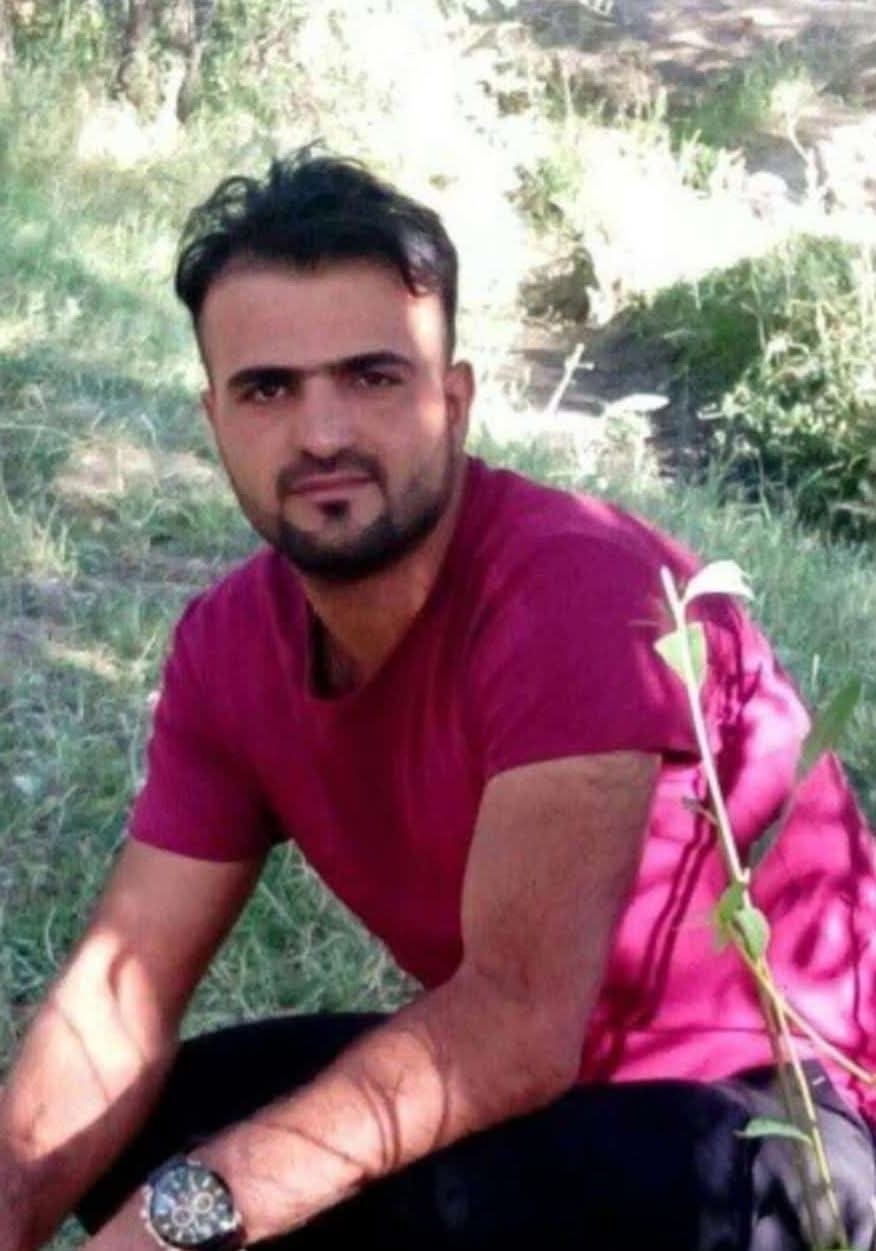 Van’da bir genç iş yerinin önündeki araçta ölü bulundu