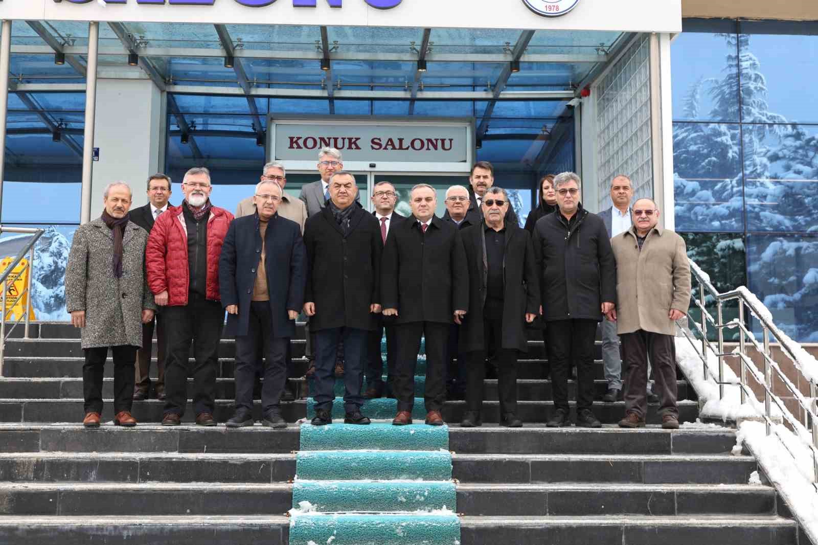 Rekt&ouml;r Altun&rsquo;dan KAYSO y&ouml;netimine &rsquo;bilgilendirme toplantısı&rsquo;
