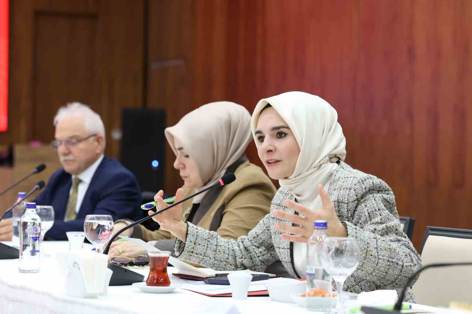 Bakan G&ouml;ktaş: "&Ccedil;ocuklarımızı dijital d&uuml;nyadaki zararlı i&ccedil;eriklerden korumak hepimizin ortak sorumluluğu"
