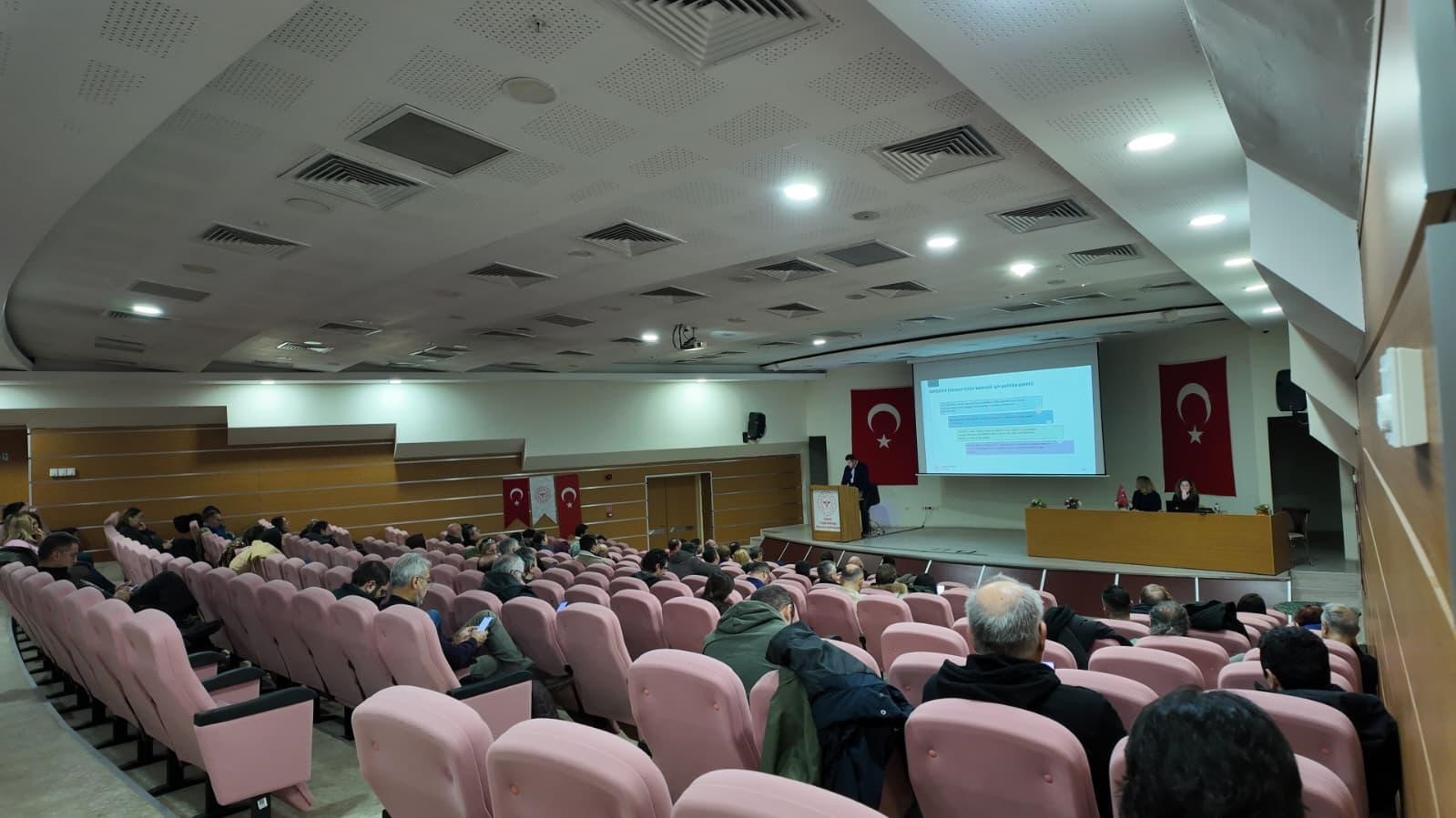 Eskişehir&rsquo;de aile hekimlerine t&uuml;t&uuml;n bağımlılığı tedavisi eğitimi
