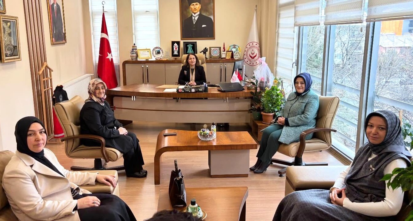 Aile ve Sosyal Hizmetler Bakan Yardımcısı Madak&rsquo;tan K&uuml;tahya&rsquo;ya ziyaret
