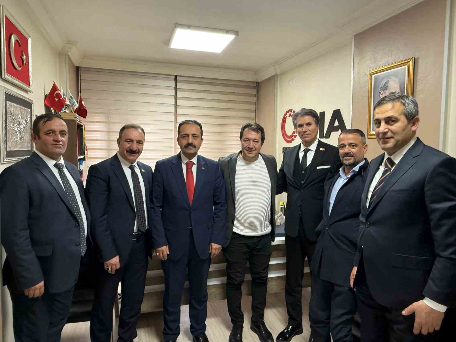 Başkan Şebin’den, İHA Bölge Müdürü Türkez’e 10. yıl plaketi