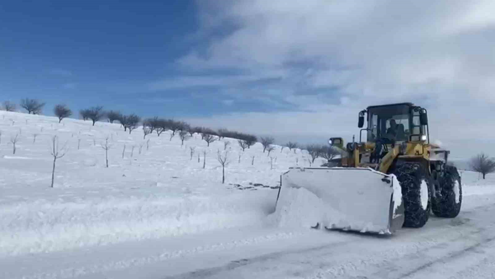 Malatya&rsquo;da 66 mahallede yollar ulaşıma a&ccedil;ıldı
