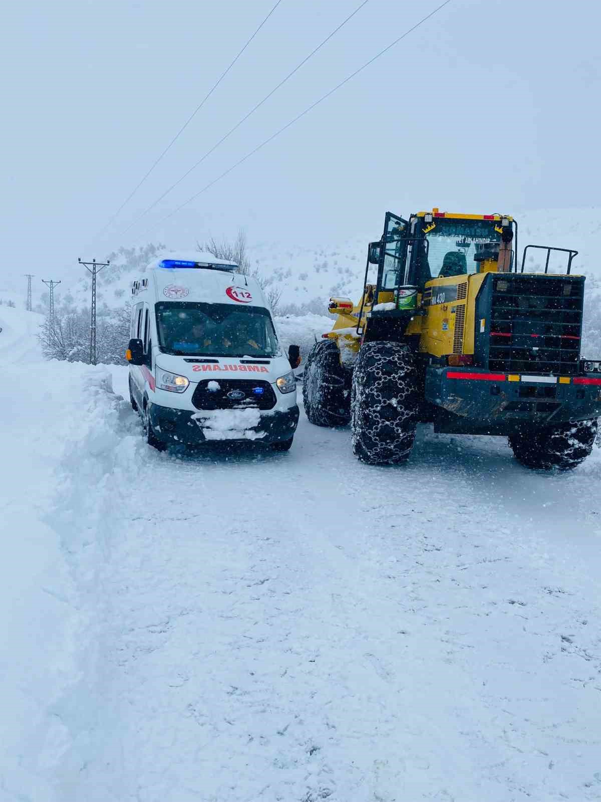 Zorlu kış şartlarında hasta kurtarma operasyonu
