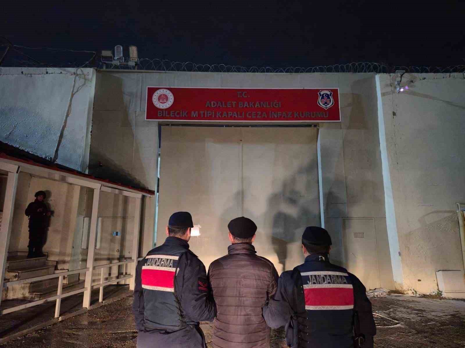 Bilecik’te yol kontrolünde aranan şahıs yakalandı