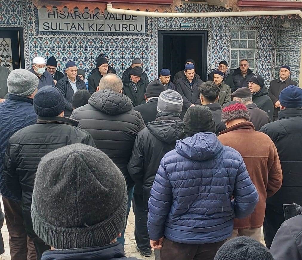 Hisarcık&rsquo;ta 23 kişilik umre kafilesi dualarla uğurlandı
