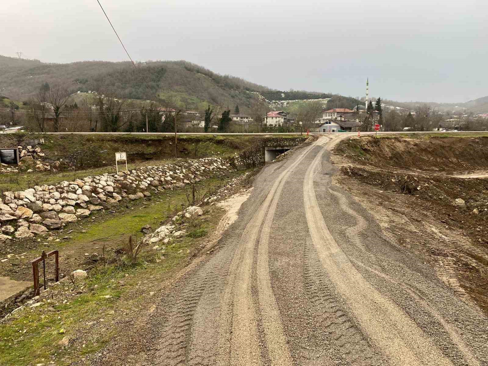 &Ccedil;iftlik k&ouml;y&uuml;nde yol bakım &ccedil;alışmaları tamamlandı
