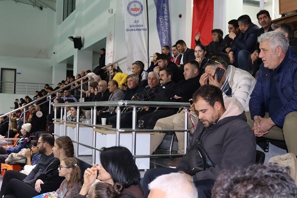 K&ouml;yceğiz Voleybol Turnuvası &ouml;d&uuml;l t&ouml;reni ile tamamlandı
