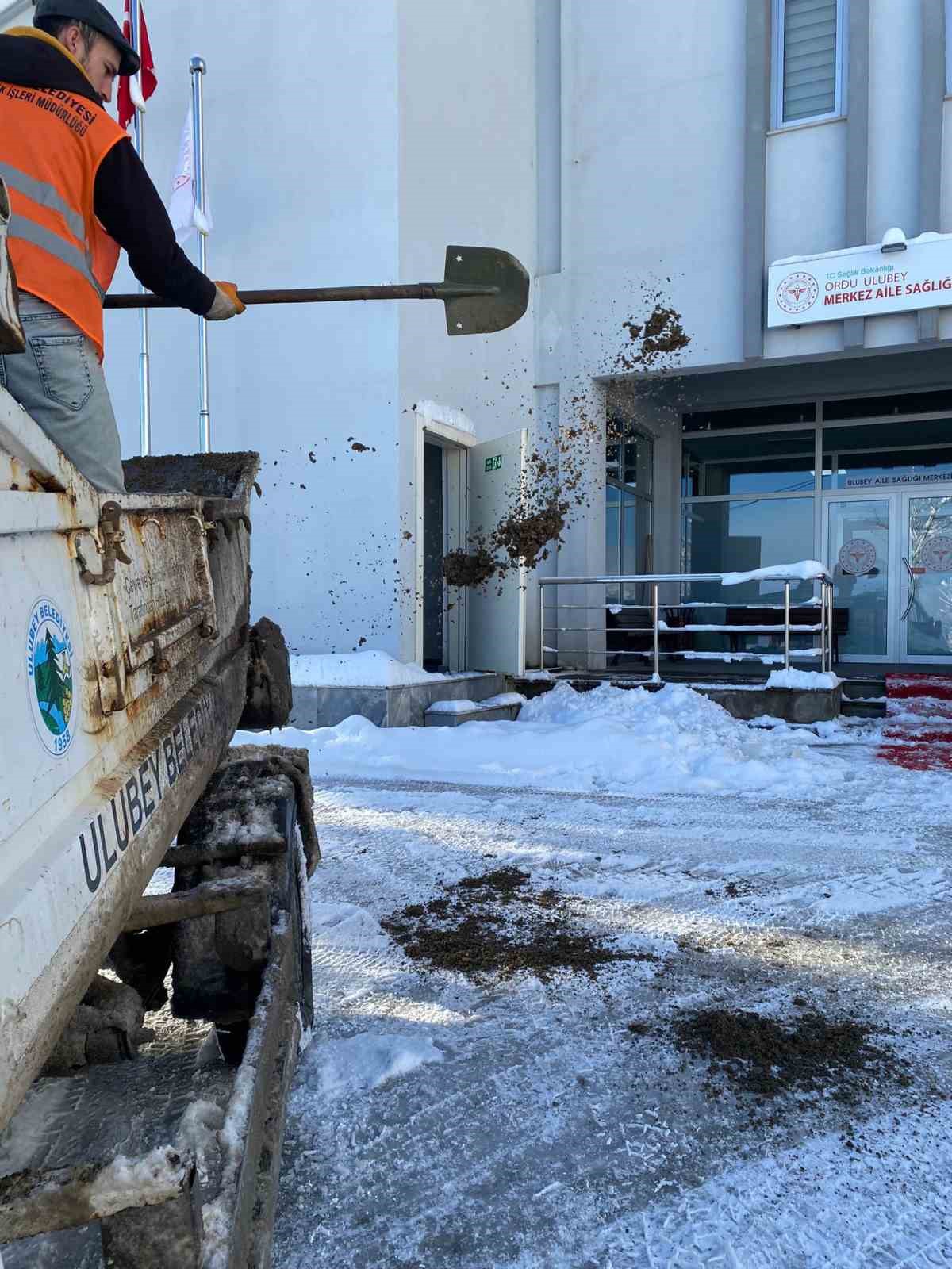 Başkan T&uuml;rkcan: "Ulubey&rsquo;in t&uuml;m yolları a&ccedil;ık"
