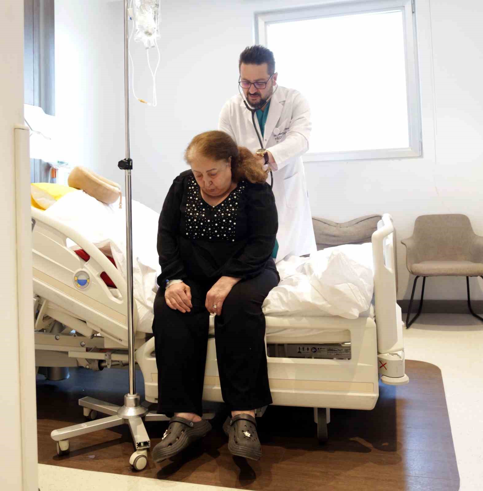 Samsun nefes oldu: İsve&ccedil;&rsquo;te cihaza bağlanacaktı, Samsun&rsquo;da y&uuml;r&uuml;yerek taburcu edildi
