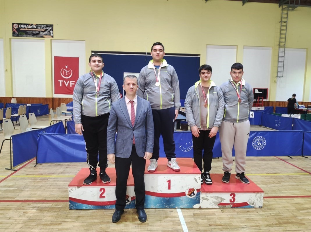 &Ouml;zel sporcular masa tenisinde Aydın il birinciliği i&ccedil;in m&uuml;cadele etti
