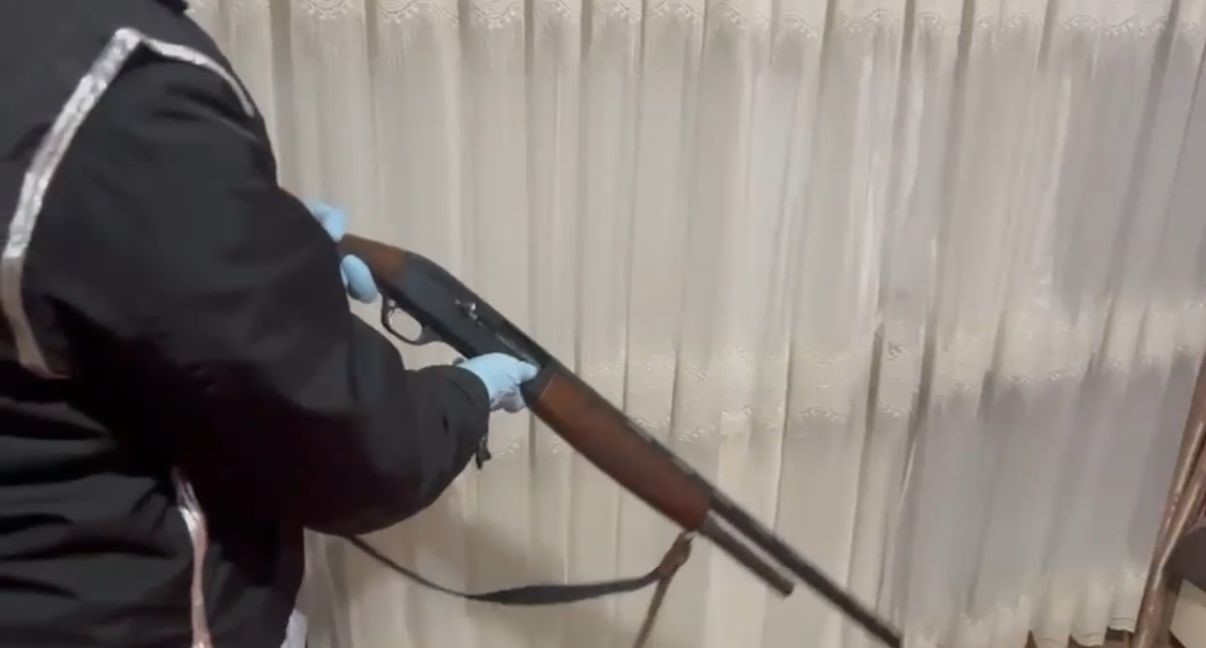 Sosyal medyadan suç örgütlerini öven 18 şüpheli yakalandı