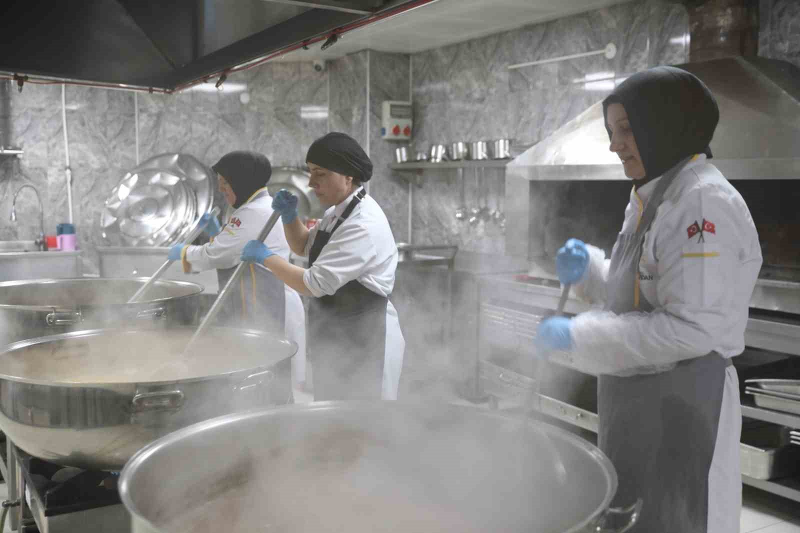 Başkan &Ccedil;olakbayrakdar: "B&uuml;y&uuml;klerimizin hayır duası, bizim en b&uuml;y&uuml;k g&uuml;c&uuml;m&uuml;zd&uuml;r"
