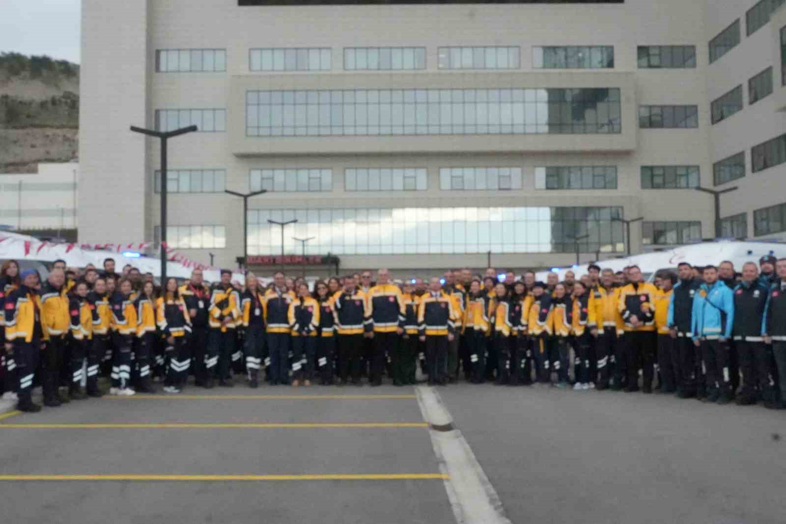 İzmir&rsquo;de sağlık filosuna 45 yeni ambulans
