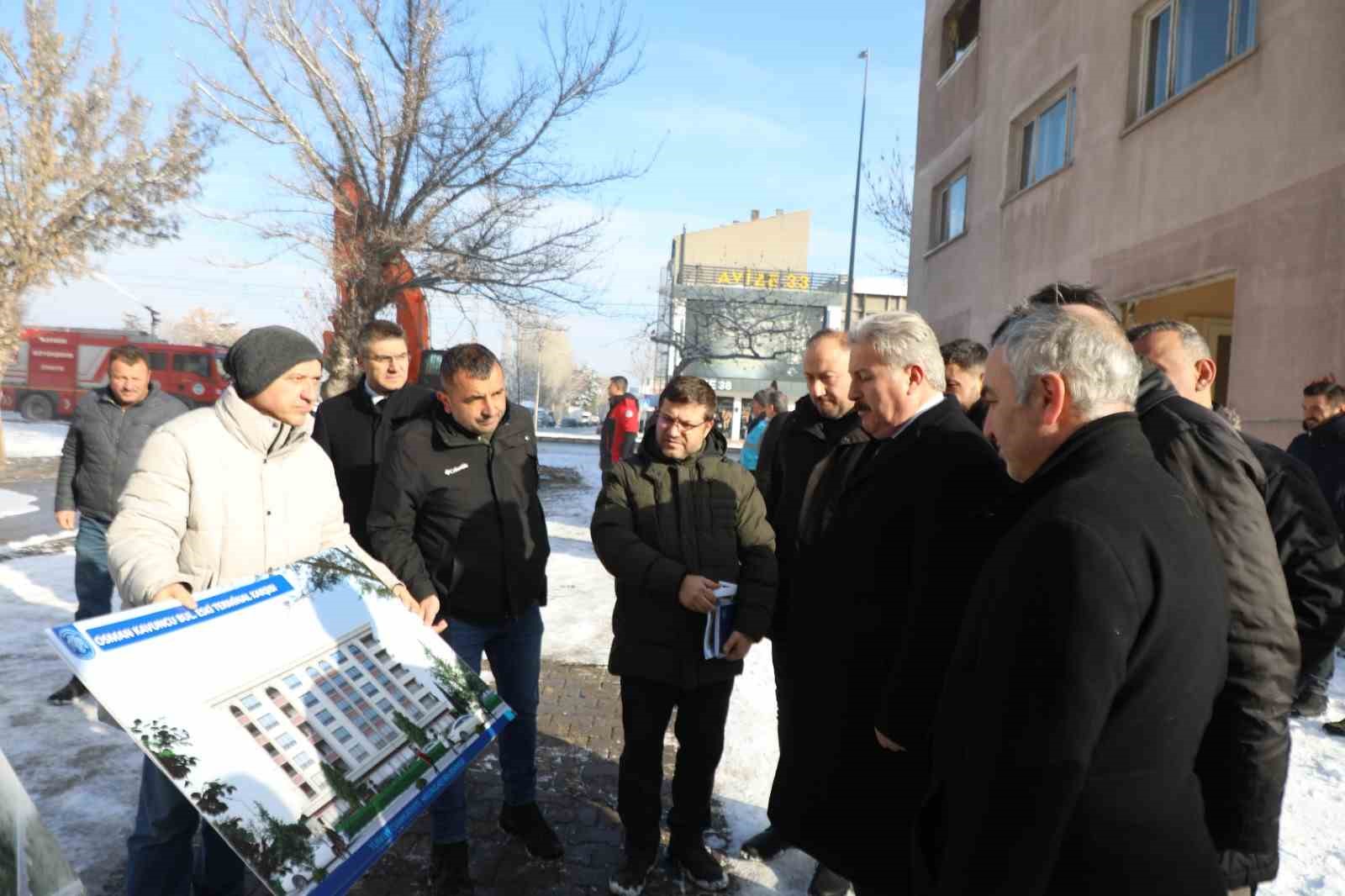 Aydınlıkevler mahallesinde kentsel d&ouml;n&uuml;ş&uuml;m başladı
