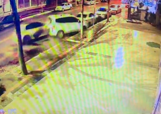 Batman&rsquo;da trafik kazası g&uuml;venlik kamerasına yansıdı
