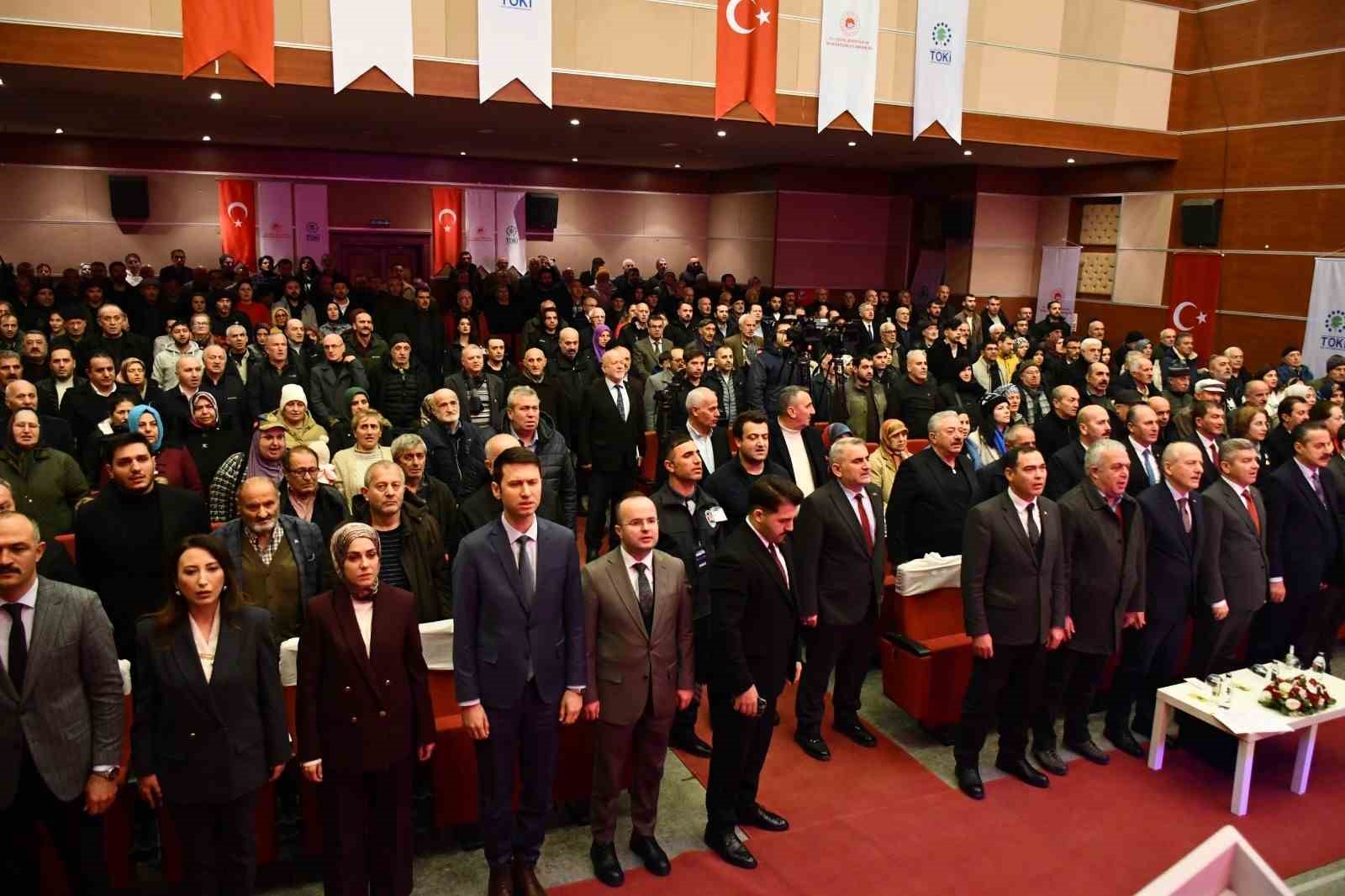 Artvin&rsquo;de TOKİ kura &ccedil;ekimiyle bin 20 konutun hak sahipleri belirlendi
