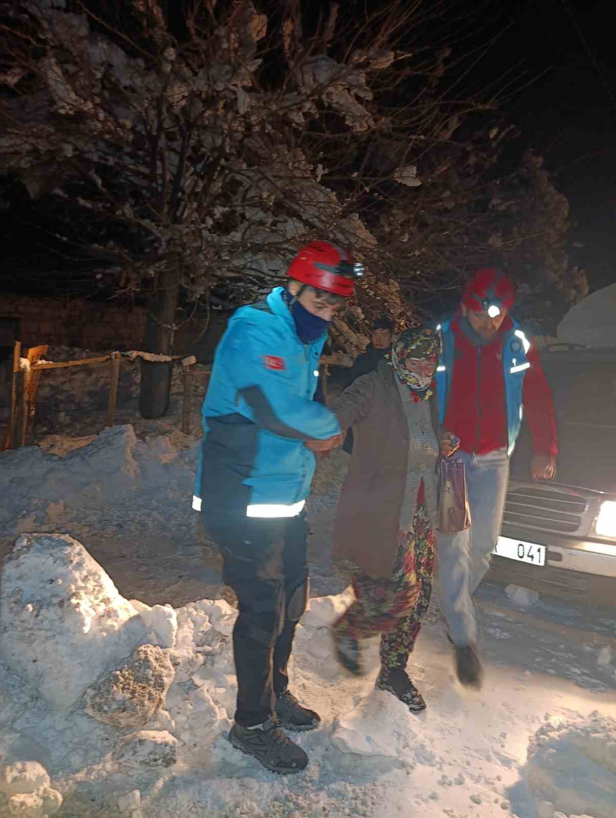 Tunceli’de UMKE’den peş peşe üç vakaya müdahale