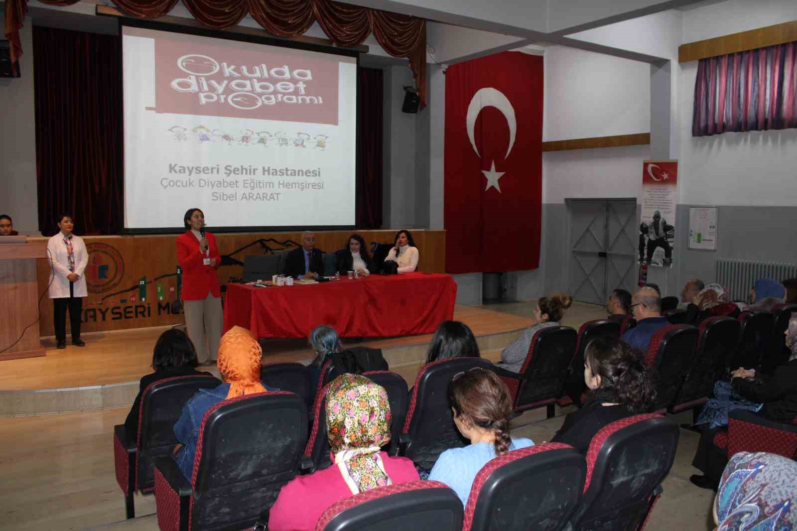 &Ouml;ğretmenler, diyabetli &ouml;ğrenciler i&ccedil;in eğitim aldı
