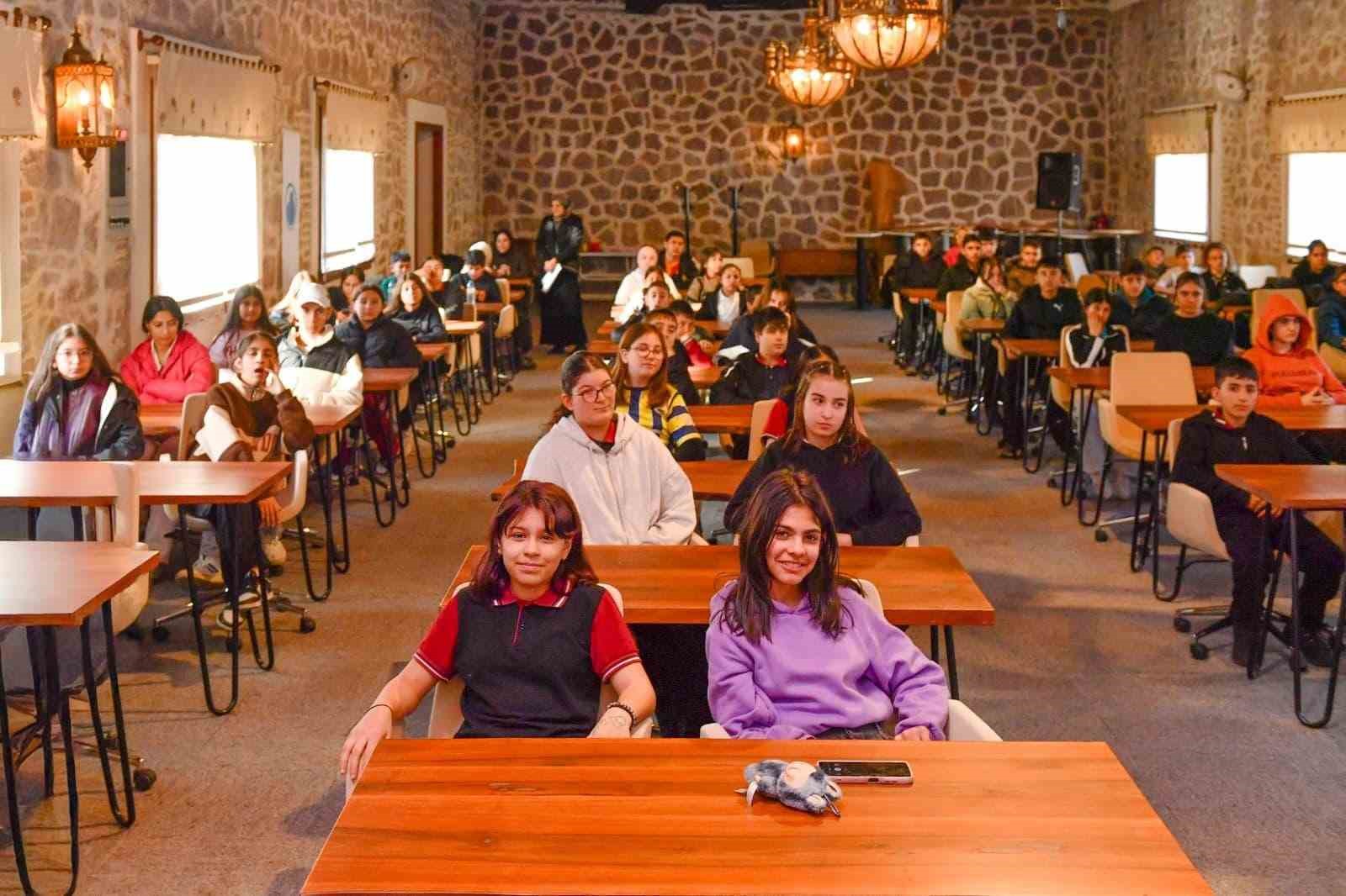 Altındağlı gen&ccedil;lere kariyer semineri
