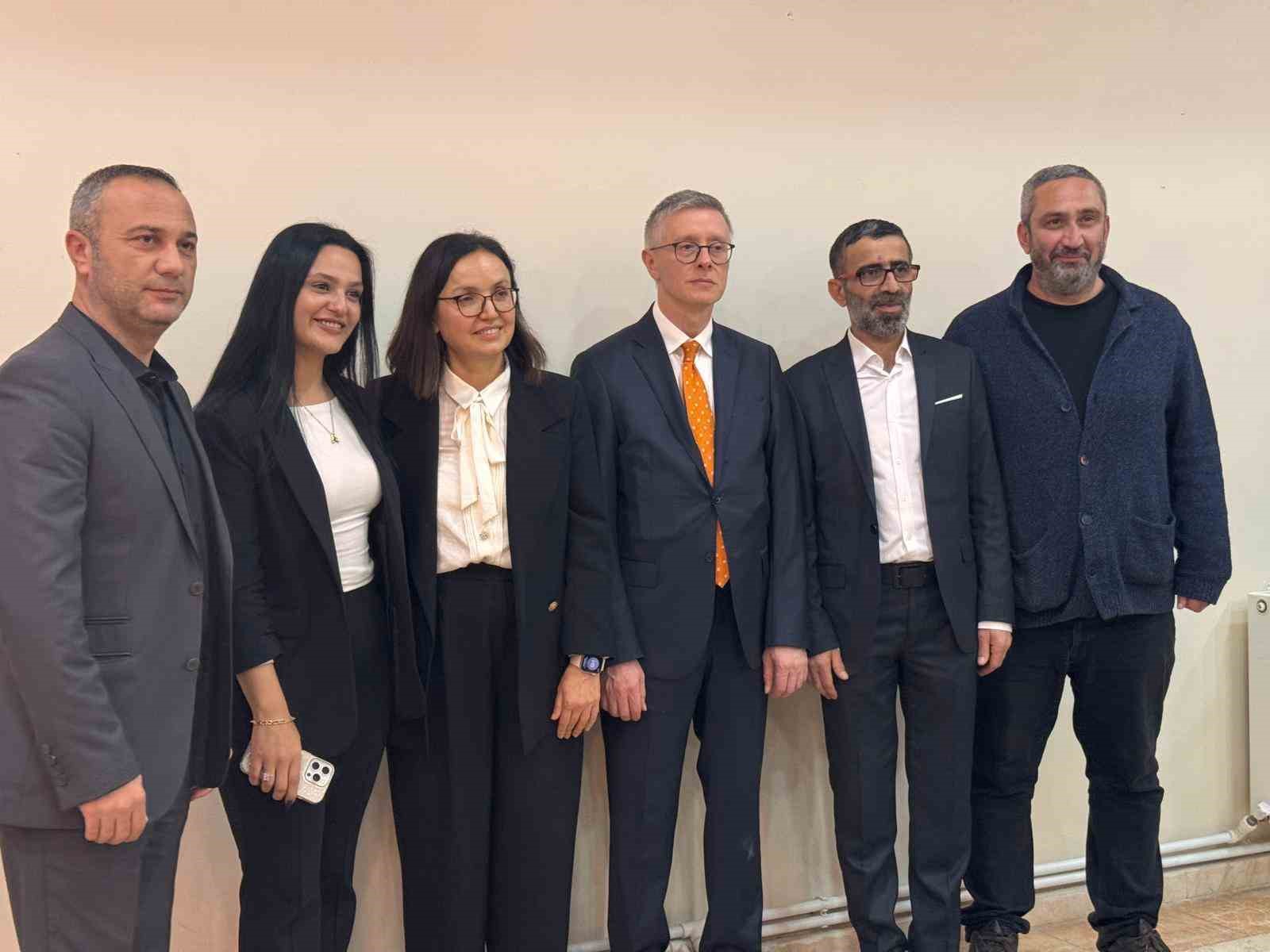 Vali Kaya&rsquo;ya veda gecesi
