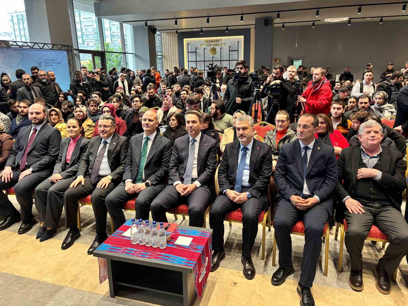 Bakan Bayraktar: "Bu sene 8 milyon haneye yetecek gazı &uuml;retmiş olacağız, 2028&rsquo;de 16 milyona &ccedil;ıkacak"
