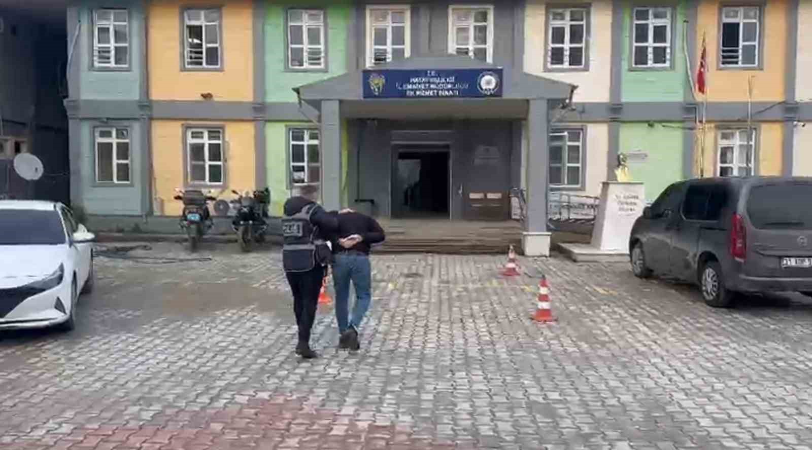 Defne&rsquo;de hırsızlık su&ccedil;undan yakalanan 2 şahıs tutuklandı
