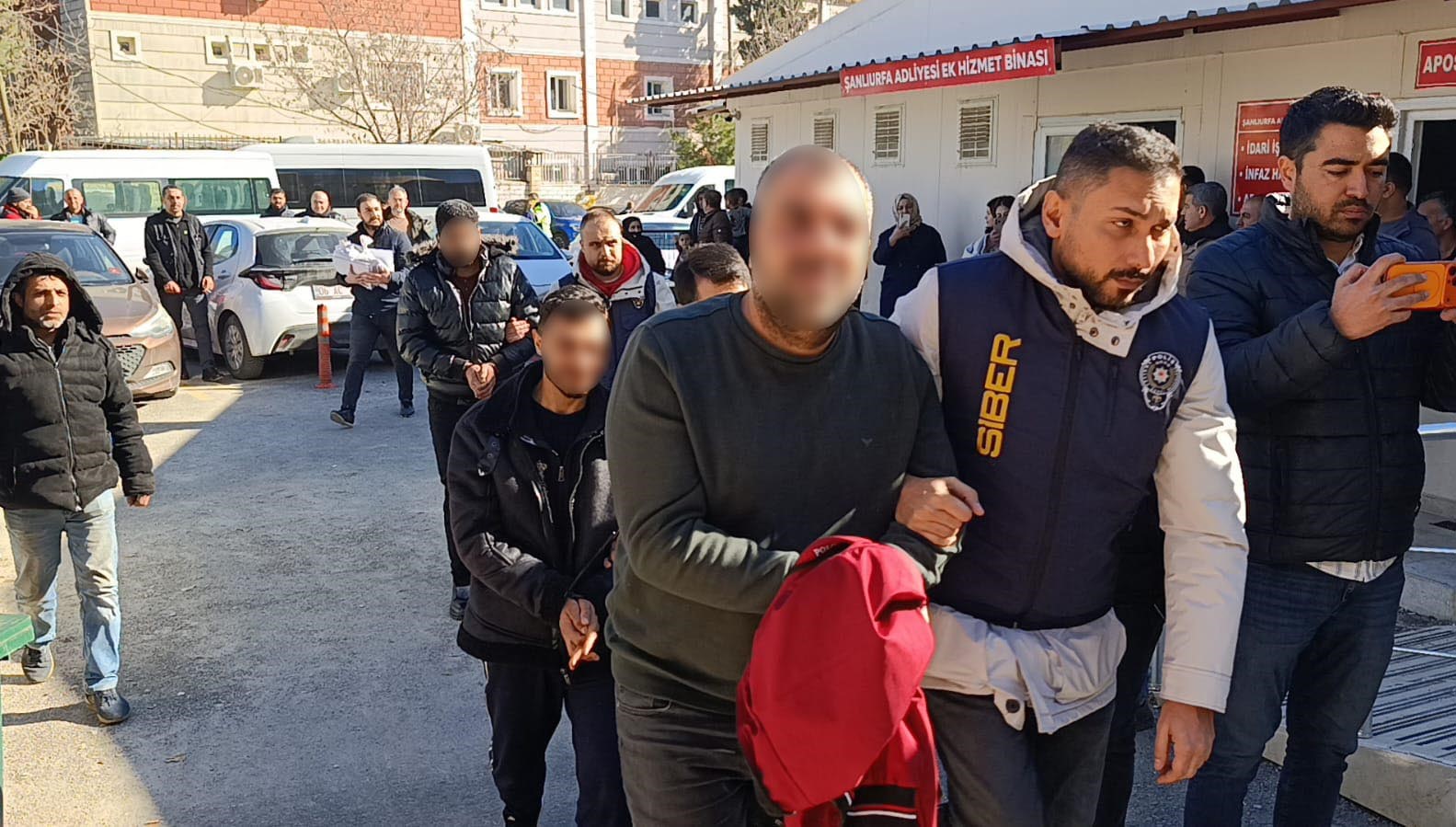 Yasa dışı bahis operasyonunda g&ouml;zaltına alınan 28 zanlı adliyeye sevk edildi
