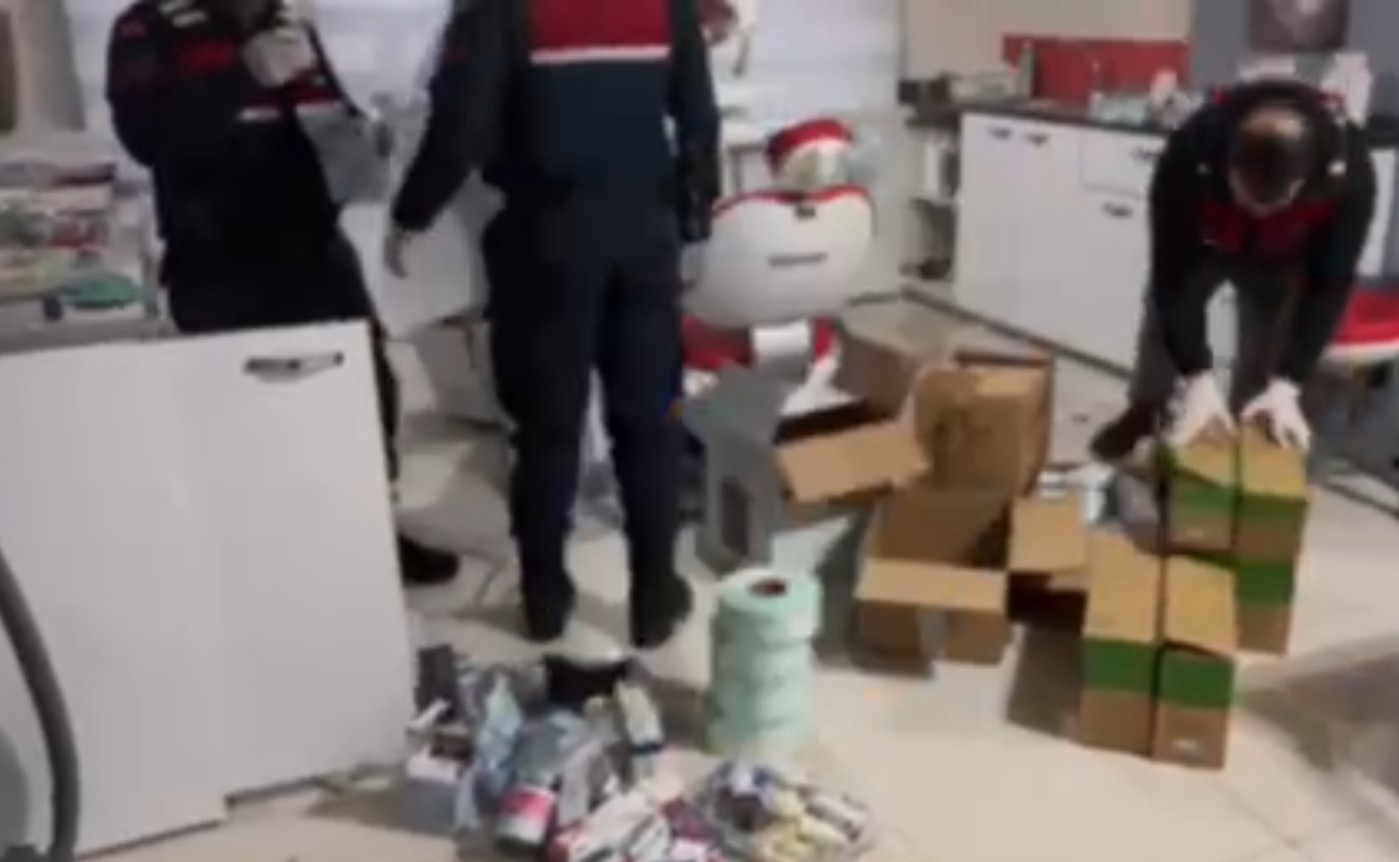 Antalya&rsquo;da diplomasız ka&ccedil;ak diş tedavisi yapan ş&uuml;pheliye operasyon
