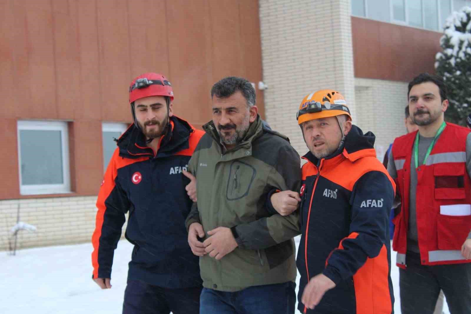 Diş Hekimliği Fak&uuml;ltesi&rsquo;nde yangın tatbikatı
