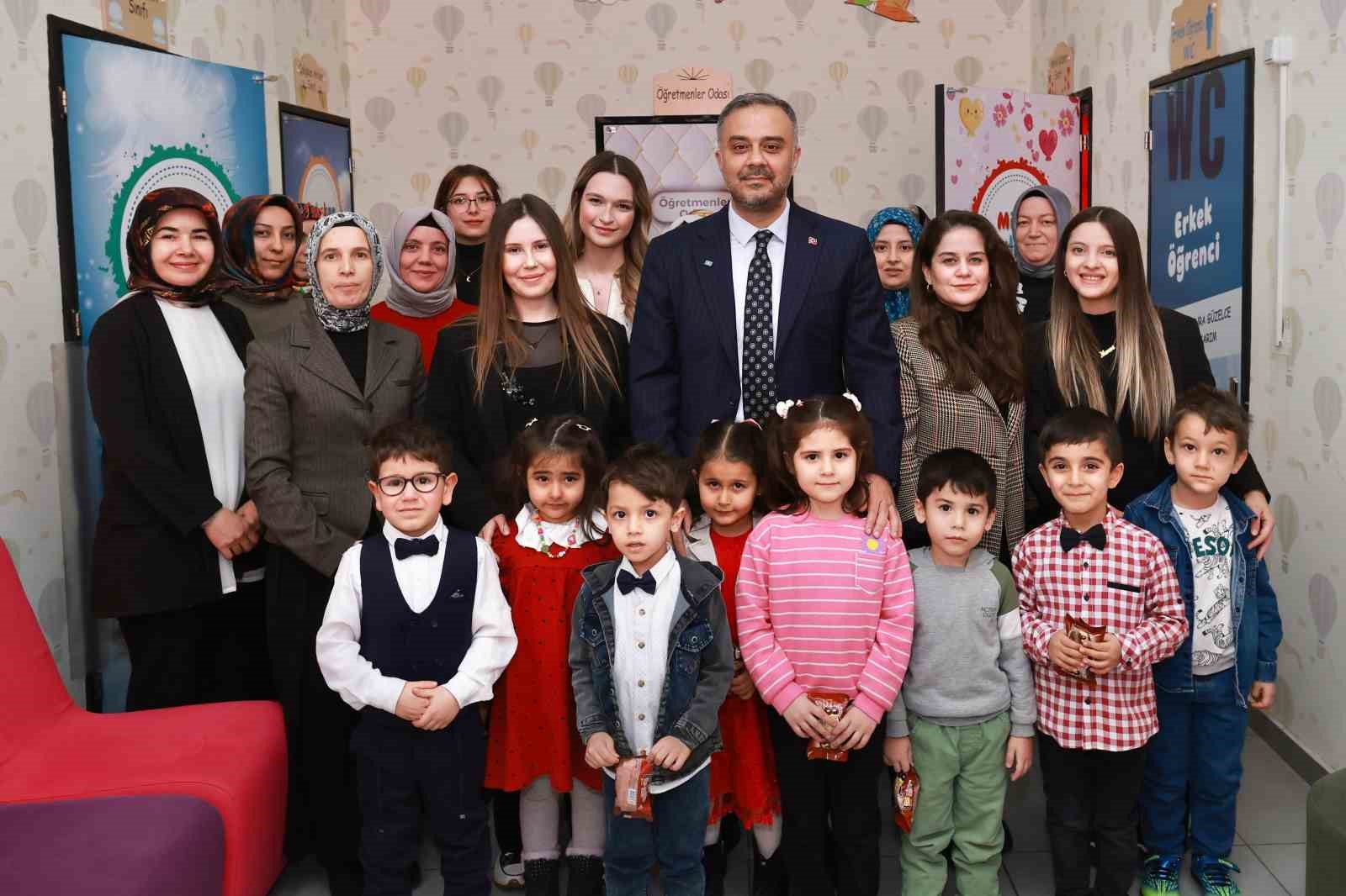 Başkan Toptaş&rsquo;a karne programında doğum g&uuml;n&uuml; s&uuml;rprizi
