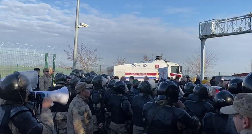 İmamoğlu’nun diplomasının iptaline ilişkin davada jandarmaya mukavemette bulunanlar hakkında soruşturma başlatıldı