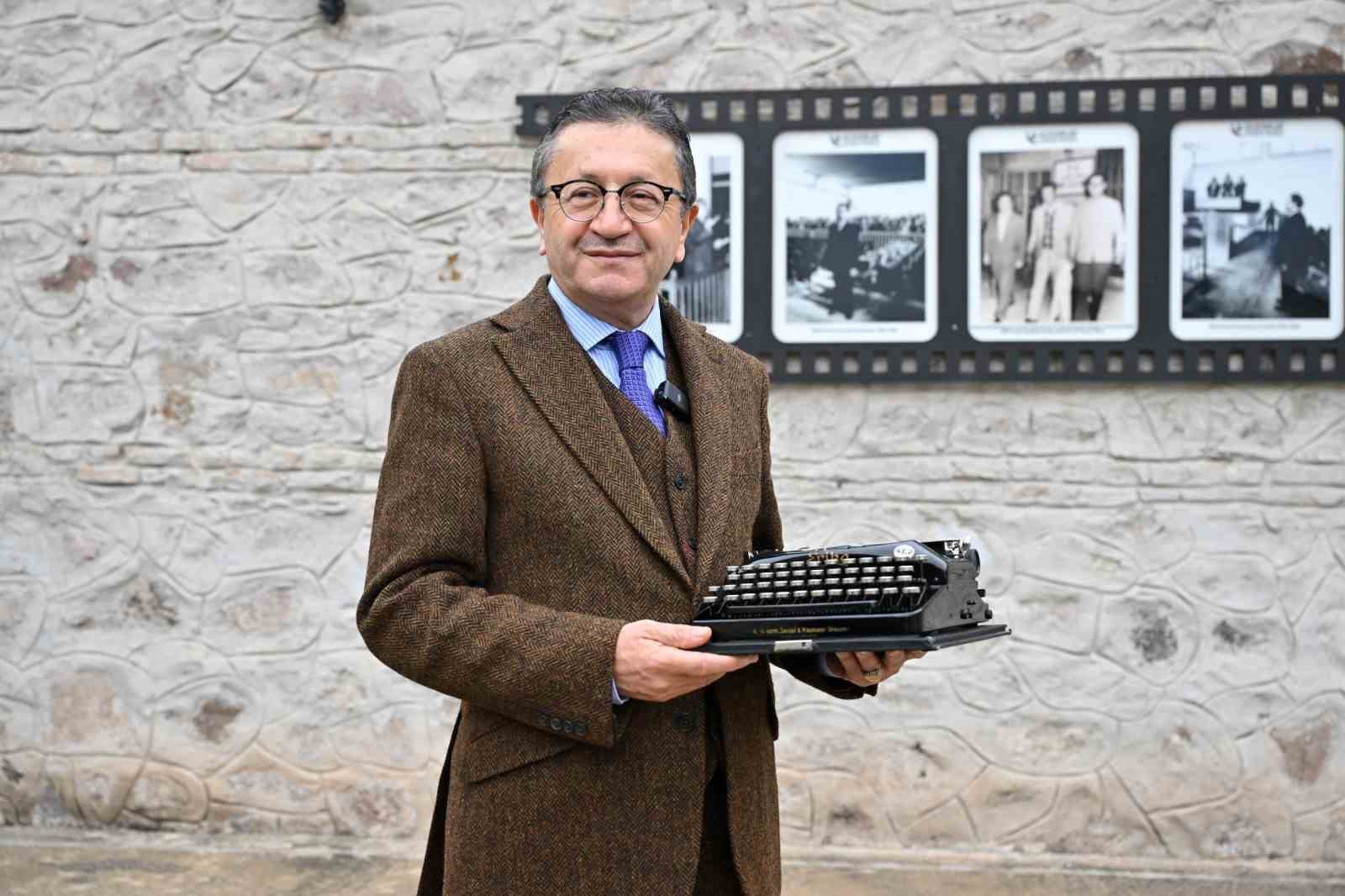 Bülent Ecevit’in 70 yıllık daktilosu, Ulucanlar Cezaevi Müzesi’nde