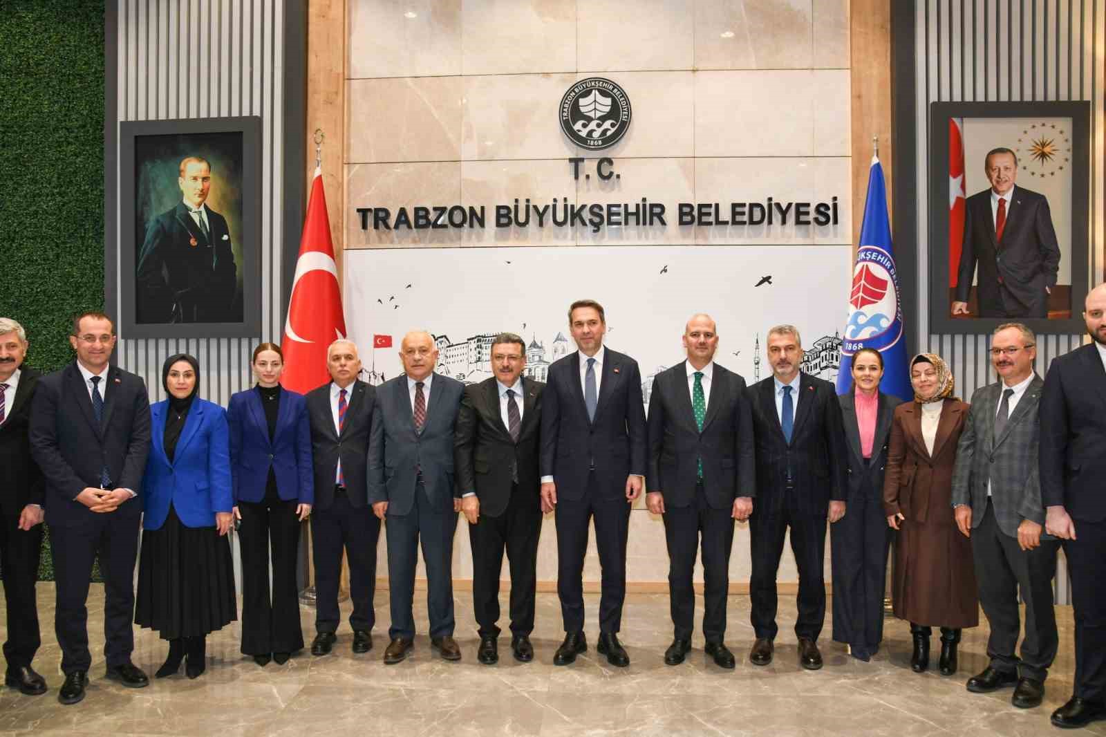 Bakan Bayraktar Trabzon&rsquo;da
