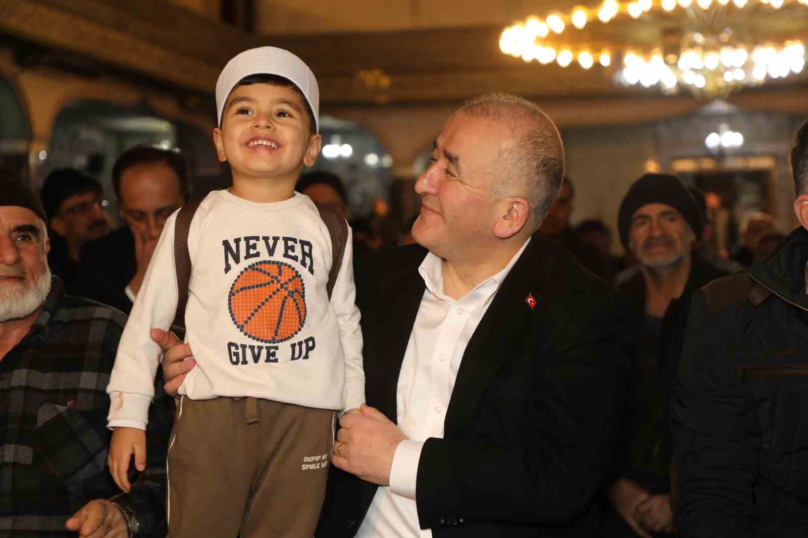 Elazığ&rsquo;da Mira&ccedil; Kandili dualarla idrak edildi
