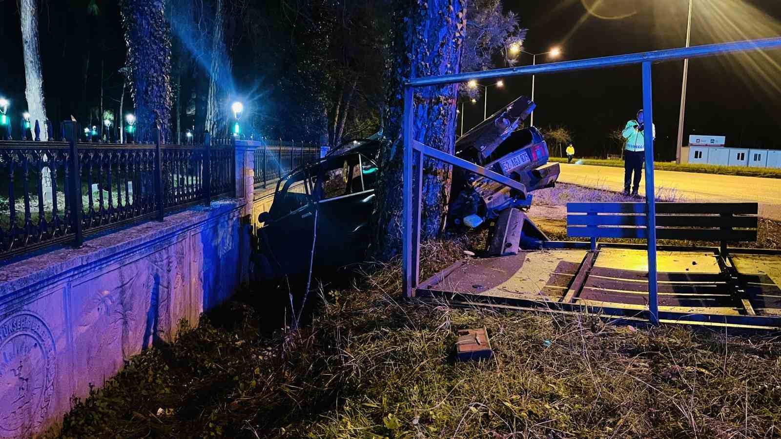 Samsun&rsquo;da feci kazada otomobil hurda yığınına d&ouml;nd&uuml;: 1 yaralı
