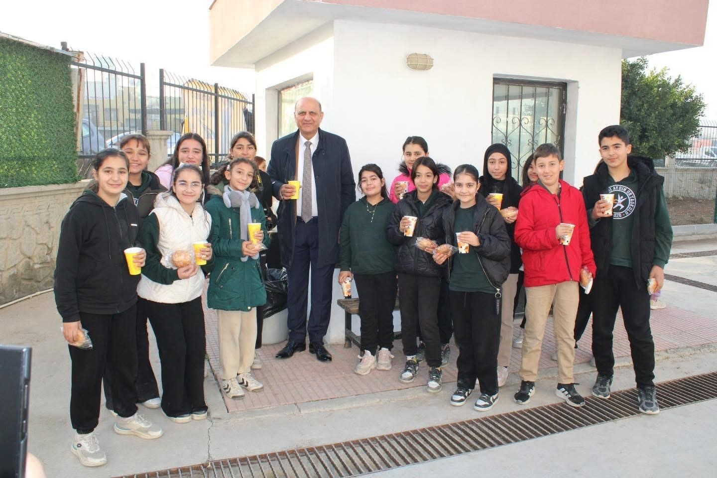 Tarsus&rsquo;ta &ouml;ğrencilerle &rsquo;Devletin eli sofranın bereketi&rsquo; buluşması
