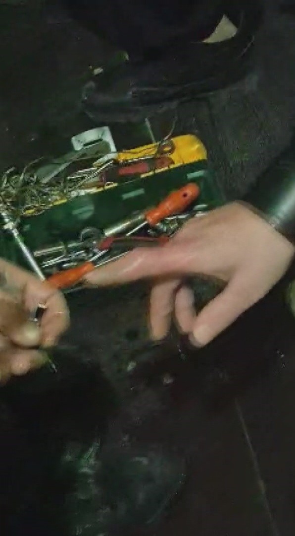 Parmağına sıkışan y&uuml;z&uuml;ğ&uuml; itfaiye &ccedil;ıkardı
